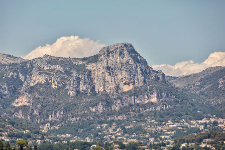Vue sur montagnes zoom.jpg