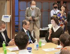 舞妓さんと扇子3.png