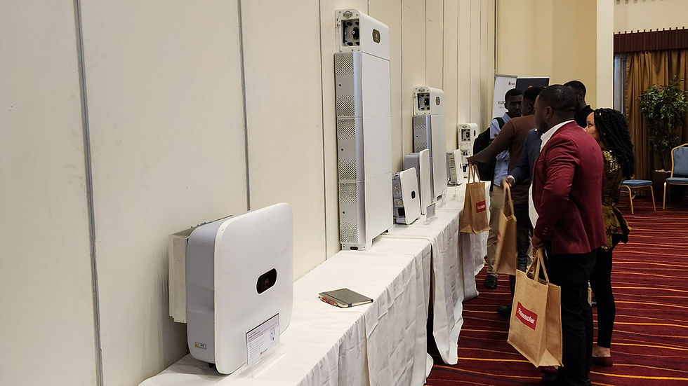 Attendees engage with Huawei's innovative Smart PV solutions
