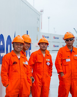 Seatrade-crew-a4-100-dekking_edited.jpg