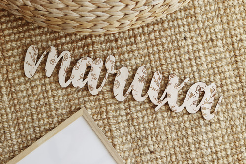 Nombre en madera FLOWERS | Rey de nenes