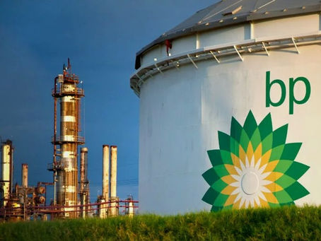 BP сокращает инвестиции в возобновляемые источники энергии и увеличивает долю нефти и газа в рамках смены стратегии