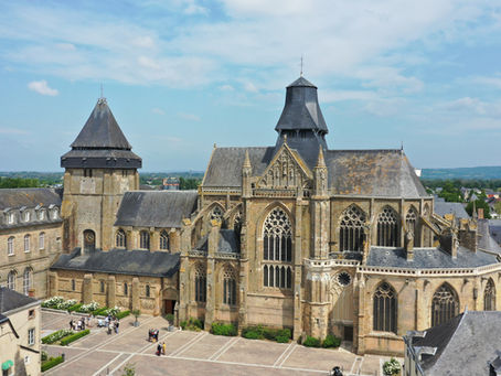 La Basilique Notre-Dame de l'Epine et l'Abbaye d'Evron