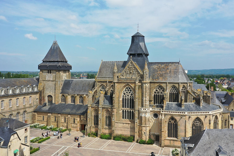 La Basilique Notre-Dame de l'Epine et l'Abbaye d'Evron