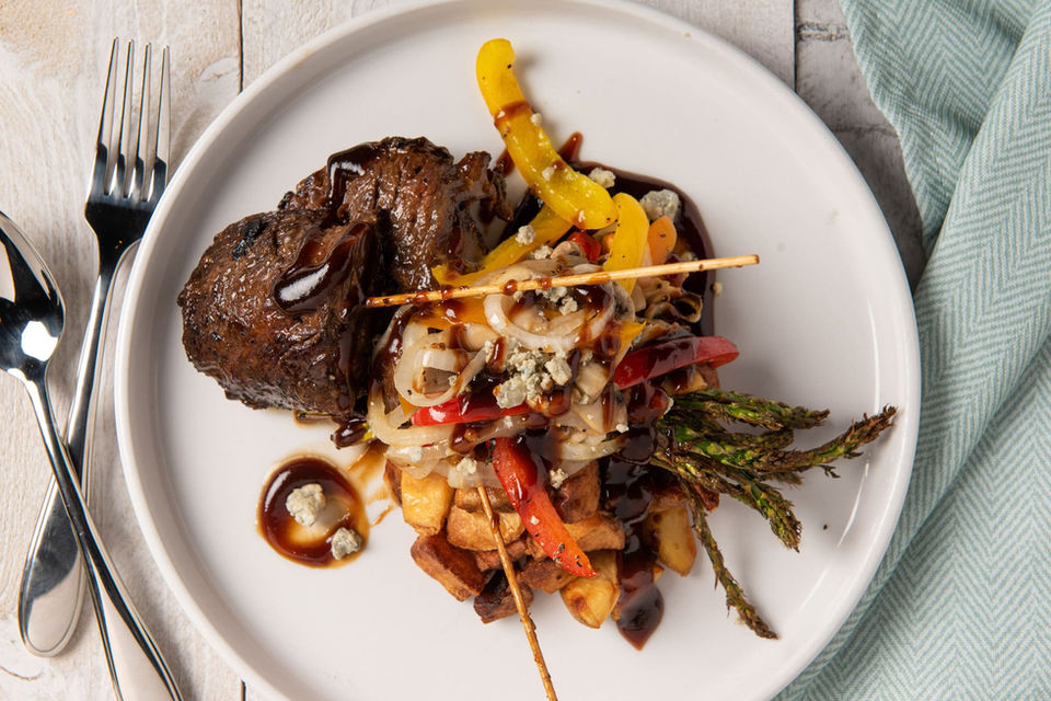 Itty bitty steak dish 