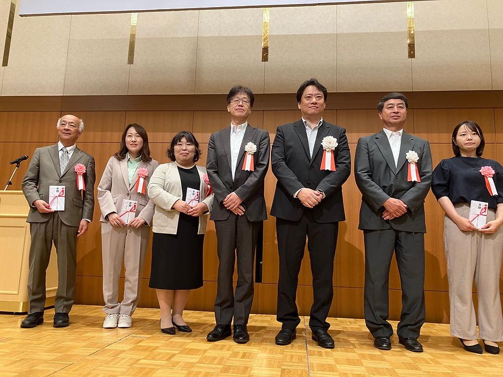 寄贈式にて助成金を受け取る小川理事長 京成ホテルミラマーレにて(2026/6/5)
