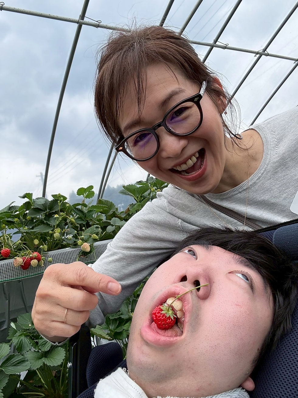 ほーら、いちごだよ~!