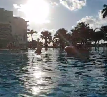 Vidéo 6 de Fayçal - 27 septembre 2021 - Melia Internacional - Piscine et section Level