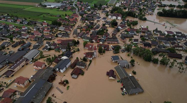 Učinkovita organizacija delovnega procesa v primeru naravne nesreče - delovnopravni vidiki
