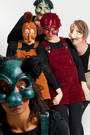 Photo du spectacle "Les deux soleil, Légende 1 : Pina"