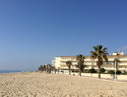 Fietspad met strand en zicht ....