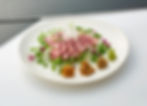 香味野菜醤油で食べる黒牛タタキ