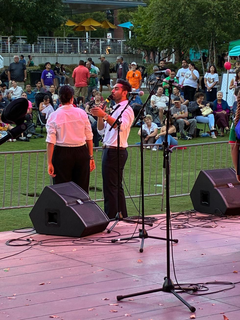 Rafael Cardozo on stage at Festival Americas