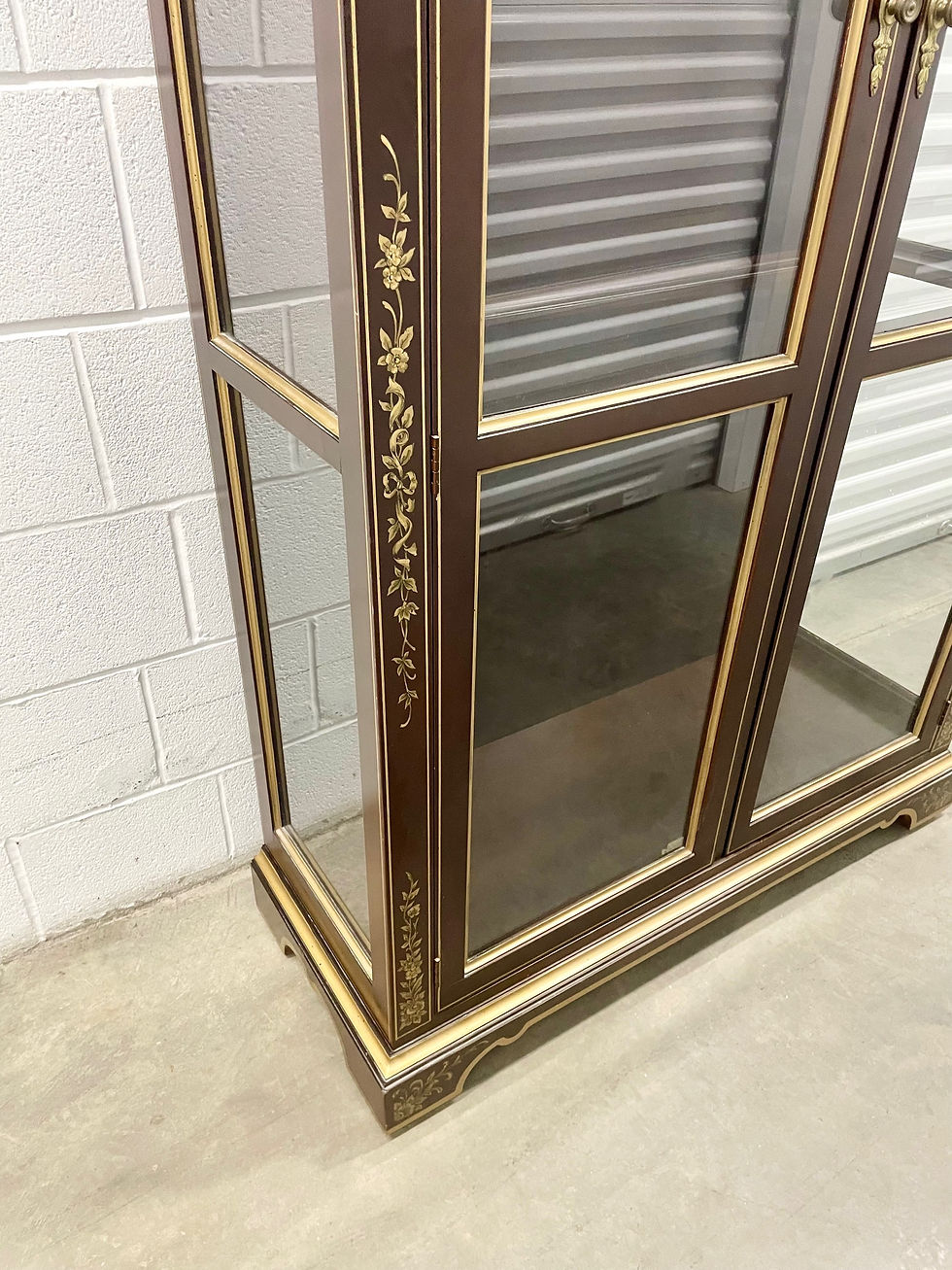 Thumbnail: Late 20th Century Illuminated Chinoiserie Display Cabinet