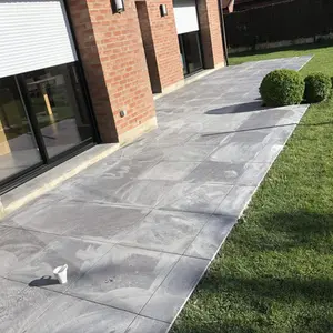 Création sur mesure terrasse en carrelage 