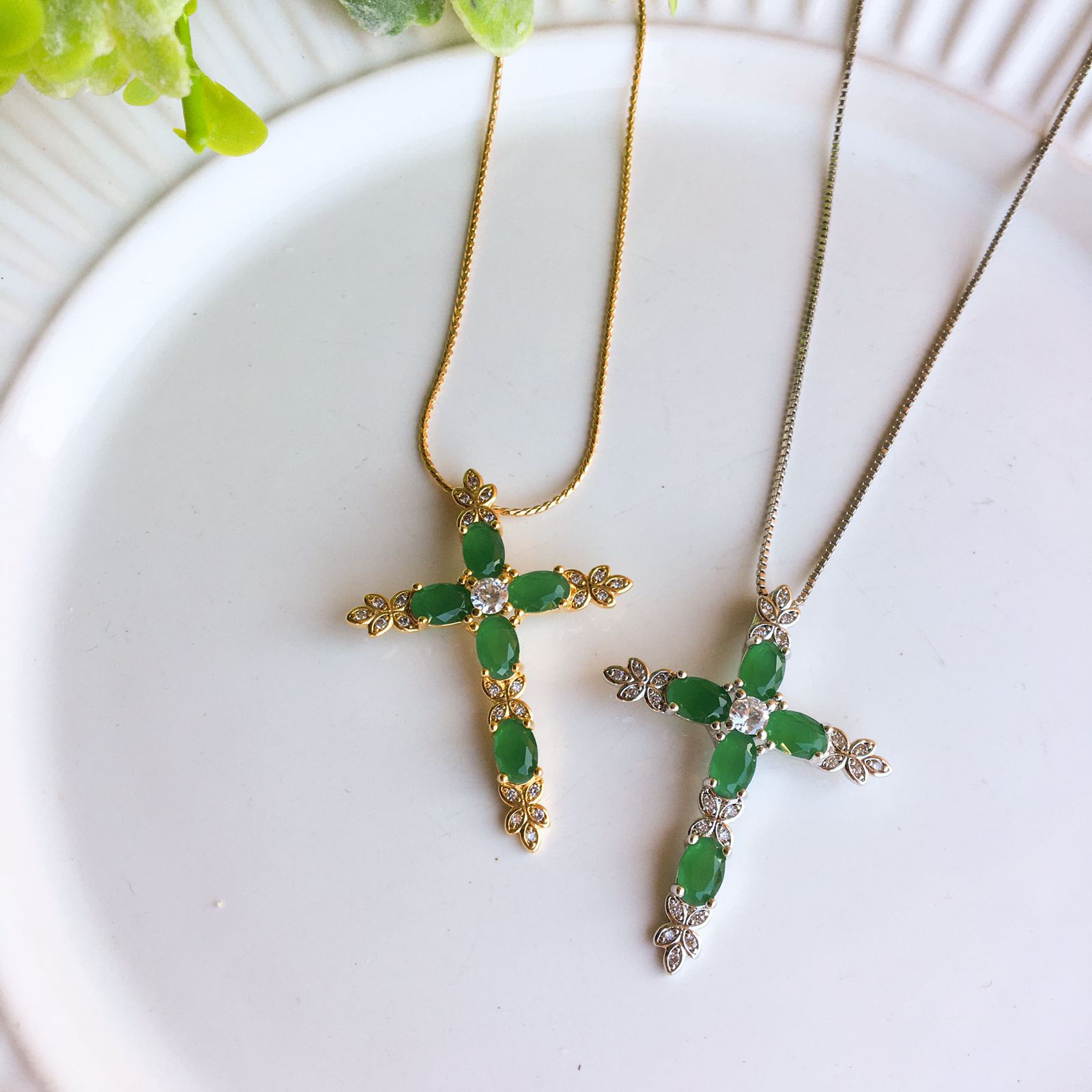 Colar Cruz Grande Pedra Color Zirc