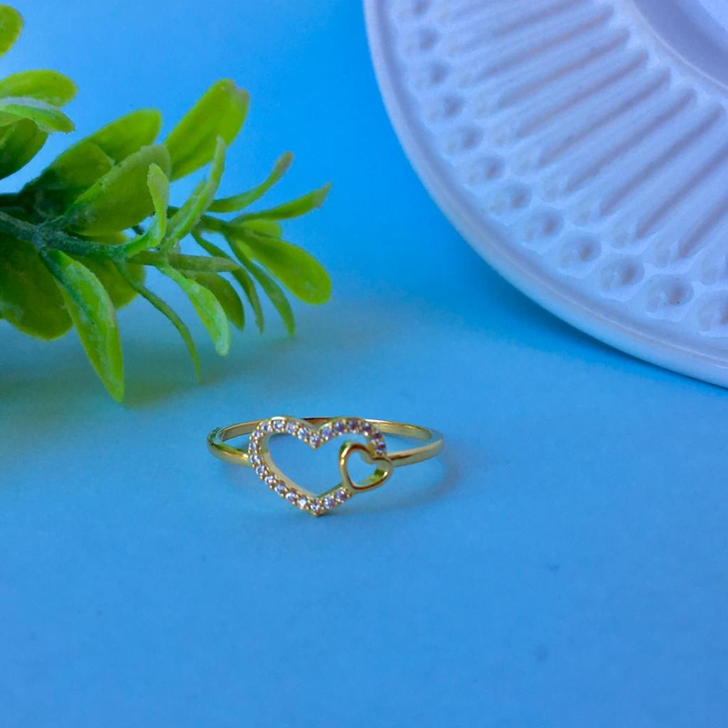 Anel Fino Coração Maior Cravejado e Menor Liso