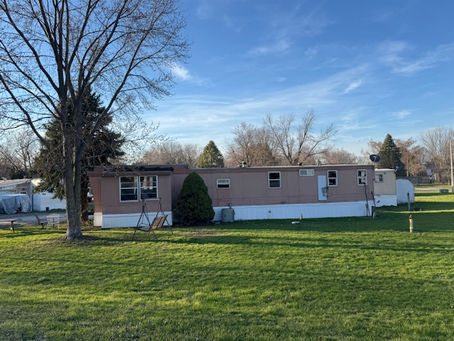 Mobile home fire in Fairbury