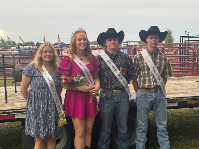 L to R: Previous queen Maelee Palmer, new queen Hannah Miller, new king Luke Ifft & previous king Trevor Brown.