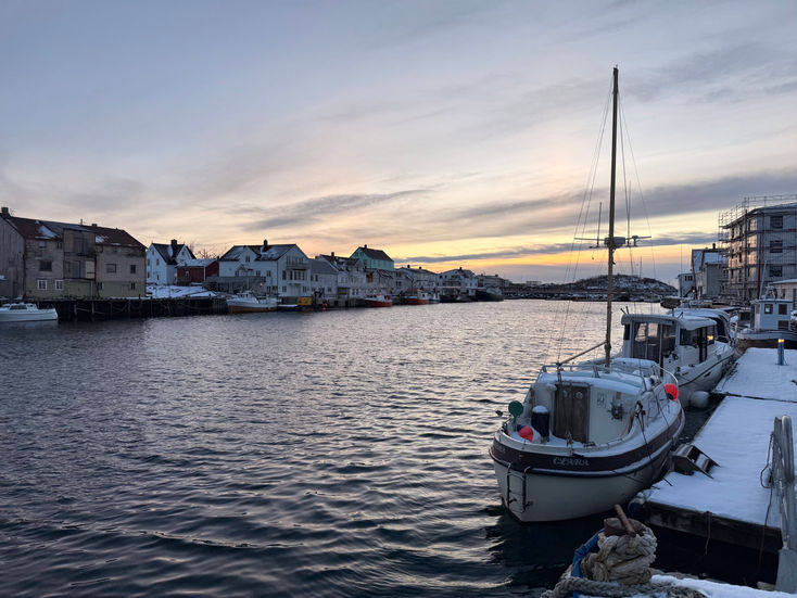 The town of Henningsvær