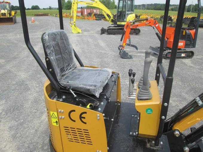 Thumbnail: AGT 13.5HP, 1 ton RATO Engine Mini Hydraulic Excavator Micro Crawler Digger, Gas