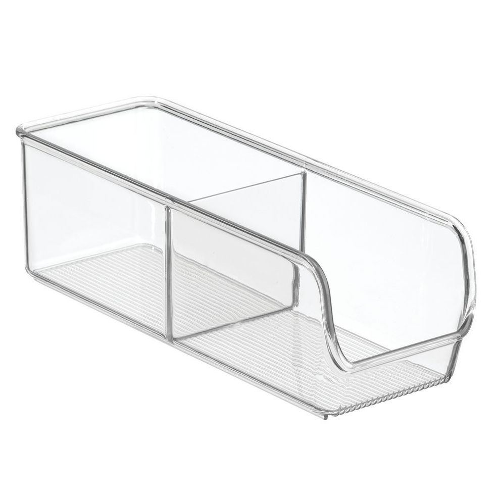 Voorraadkast organizer open 2 vakken transparant leeg op witte achtergrond
