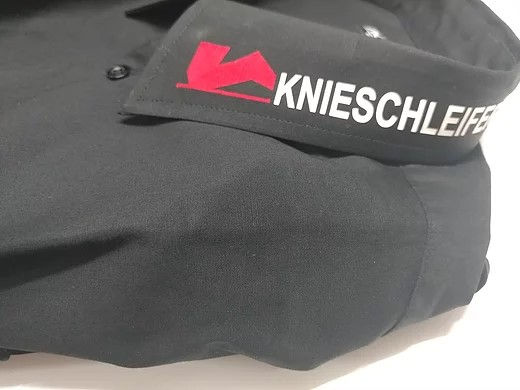 Miniaturbild: Das Hemd mit Knieschleifervolldruck wie die Pullis.. wir werden Seriös und cool