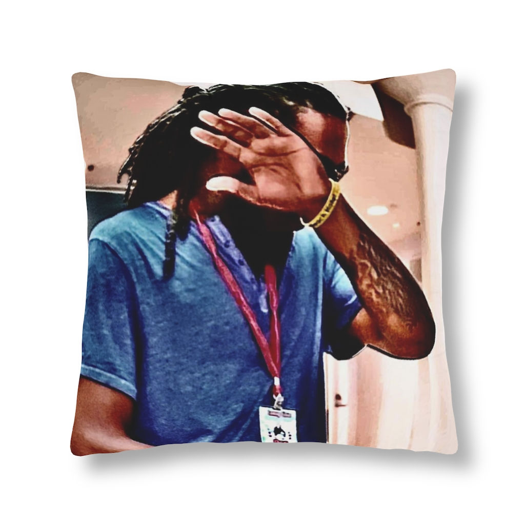 2EXQ "DEJARION pillow"