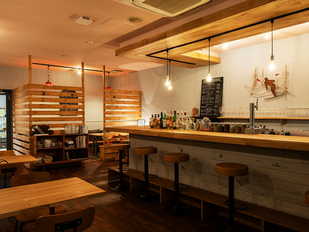 北海道のスープカレー屋の内装デザイン事例(株式会社 35design) 北海道のスープカレー屋の内装デザイン事例(株式会社 35design)