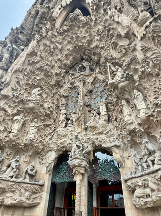 The front entrance of the Sagrada Familiar cathedral