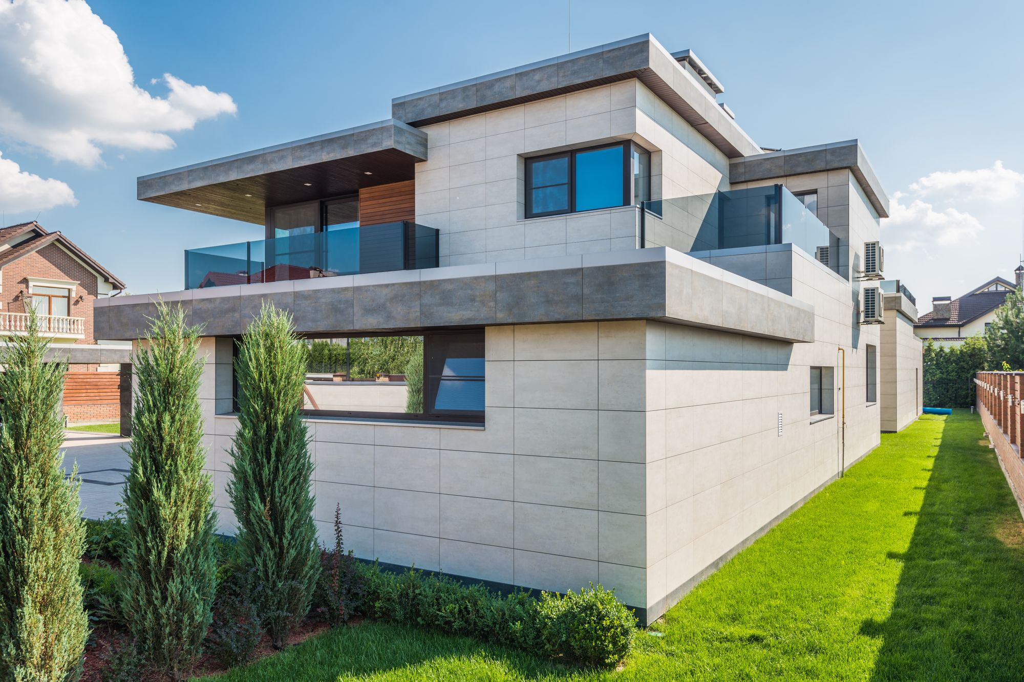 Your next move in Gold River deserves a clear plan. Work with Daniel Smallie to focus your home search, prepare your property for sale, or bring both transactions together around your goals.