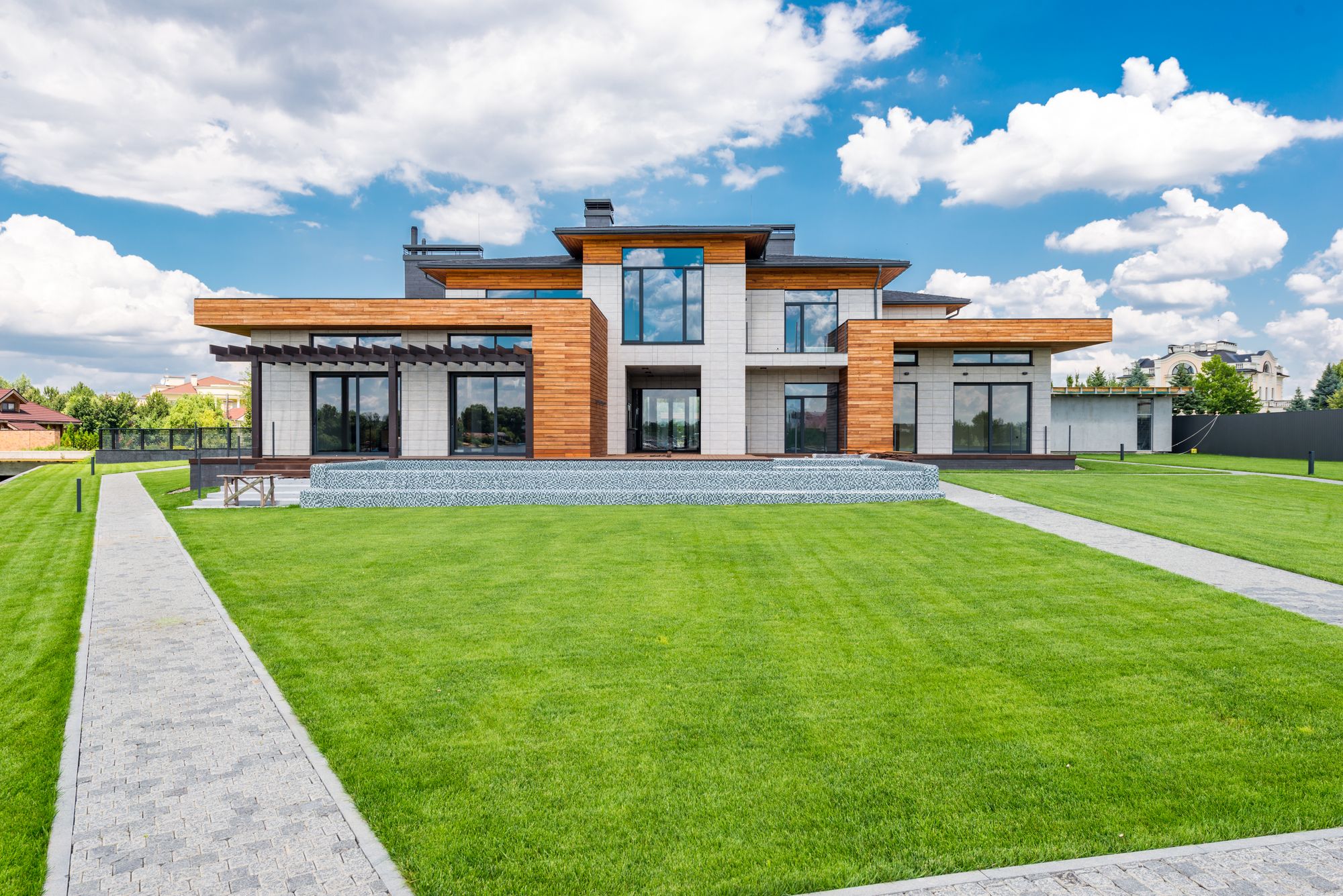 Your next move in Folsom deserves a clear plan. Work with Daniel Smallie to focus your home search, prepare your property for sale, or bring both transactions together around your goals.
