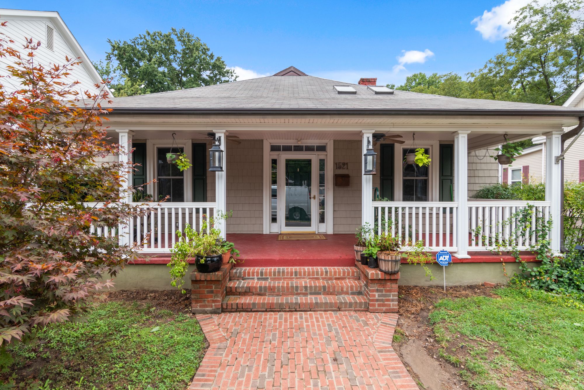 Your next move in Fair Oaks deserves a clear plan. Work with Daniel Smallie to focus your home search, prepare your property for sale, or bring both transactions together around your goals.