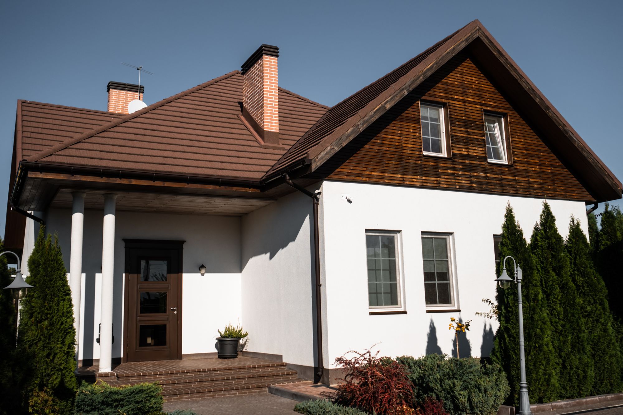 Your next move in Carmichael deserves a clear plan. Work with Daniel Smallie to focus your home search, prepare your property for sale, or bring both transactions together around your goals.