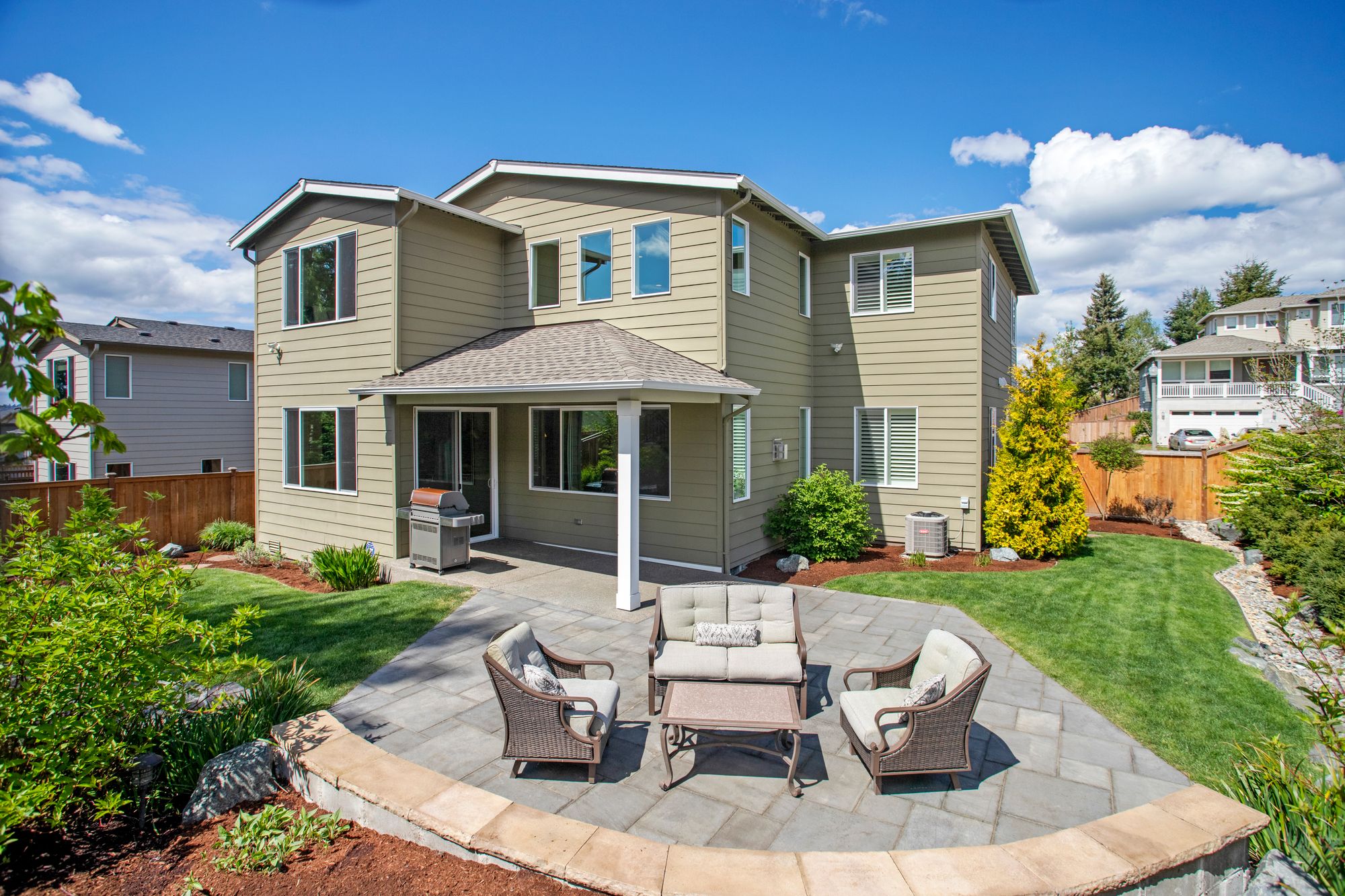 Your next move in Woodland deserves a clear plan. Work with Daniel Smallie to focus your home search, prepare your property for sale, or bring both transactions together around your goals.