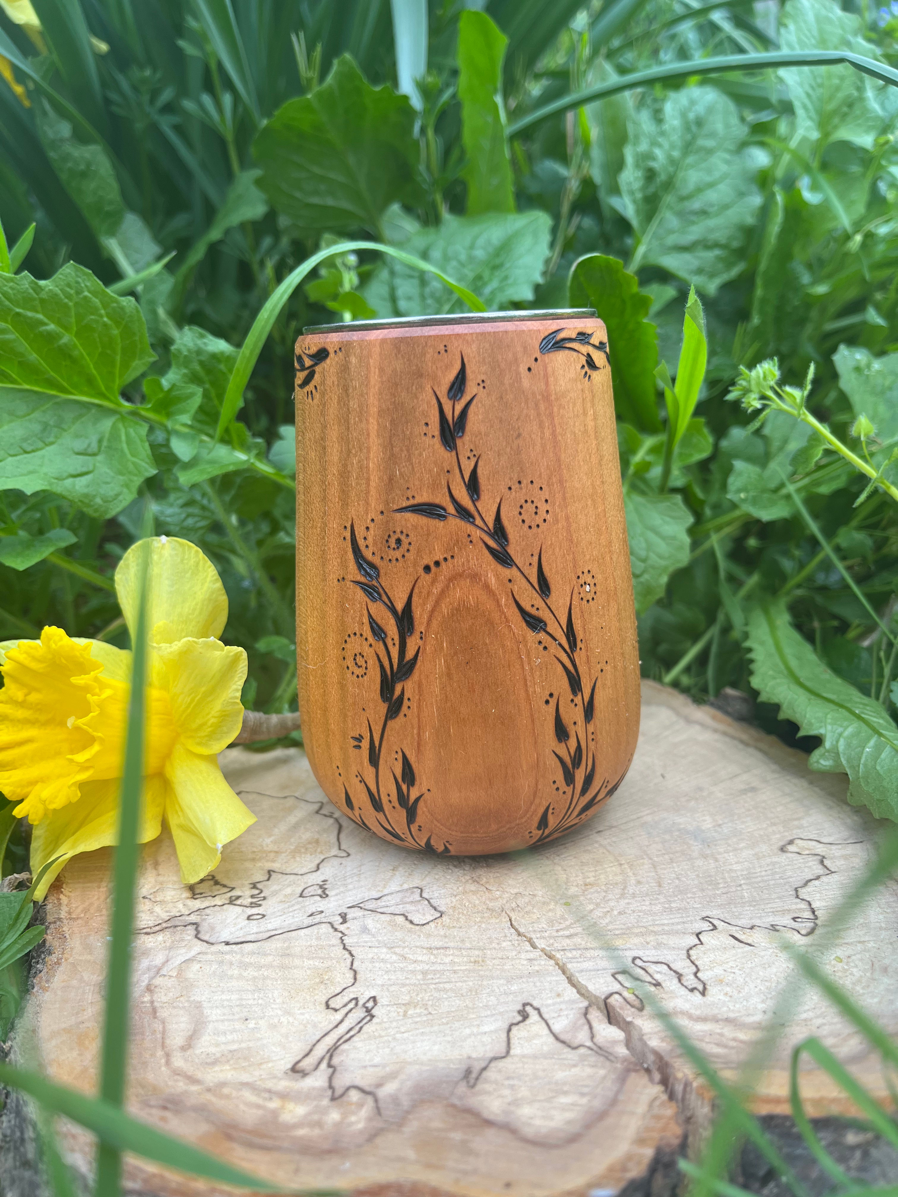 Verre en bois de merisier et Inox