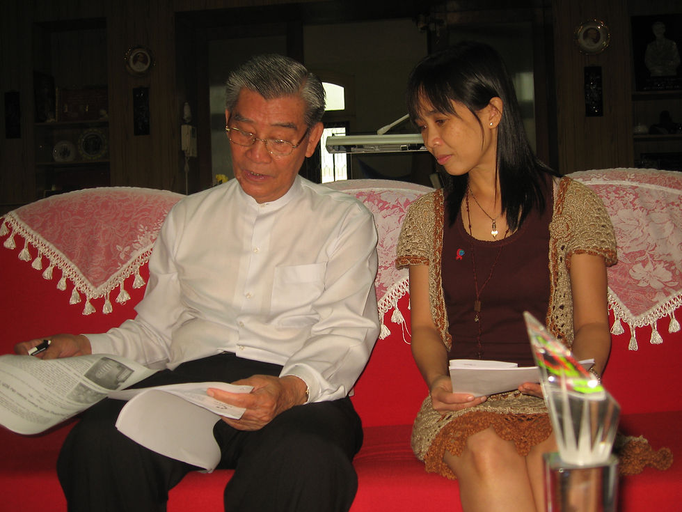 Ảnh Huỳnh Tiểu Hương và Cha Phạm Minh Mẫn