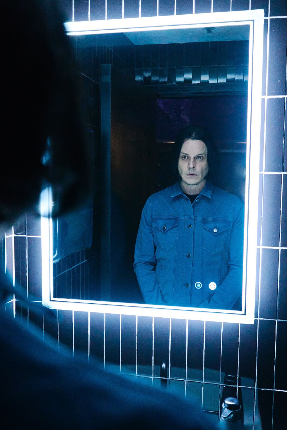 Jack White retorna com duas novas músicas: “G.O.D. And The Broken Ribs” e “Derecho Demonico”