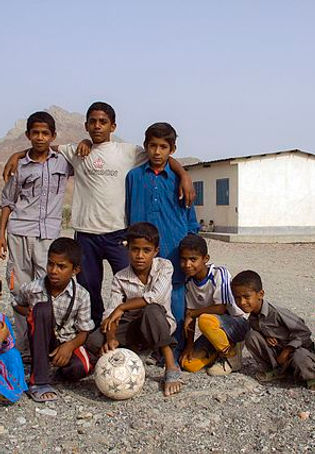 Iranian_Baluchi_children_playing_beach_soccer._South_kerman_06.jpg
