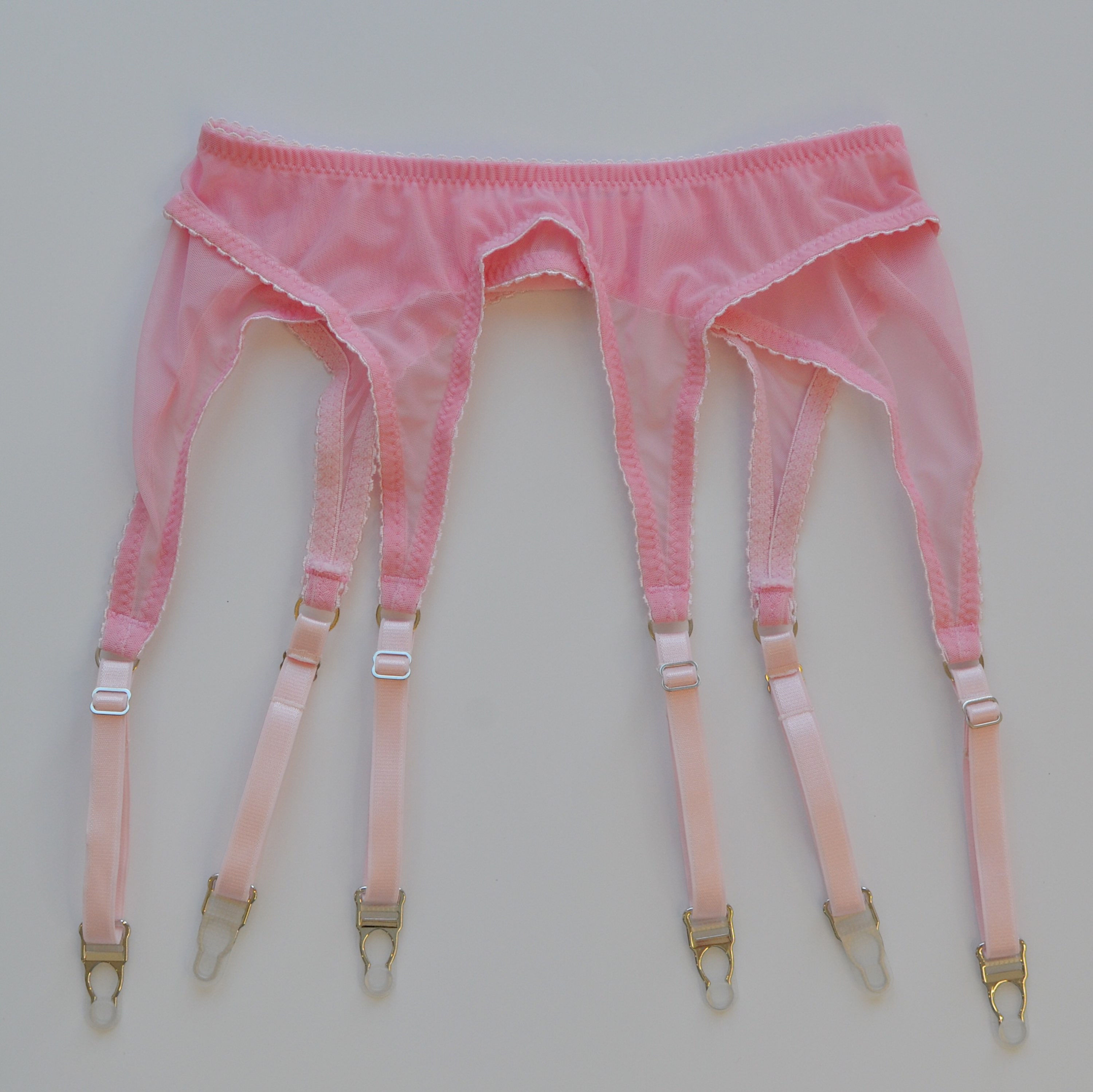 Basic pink suspender