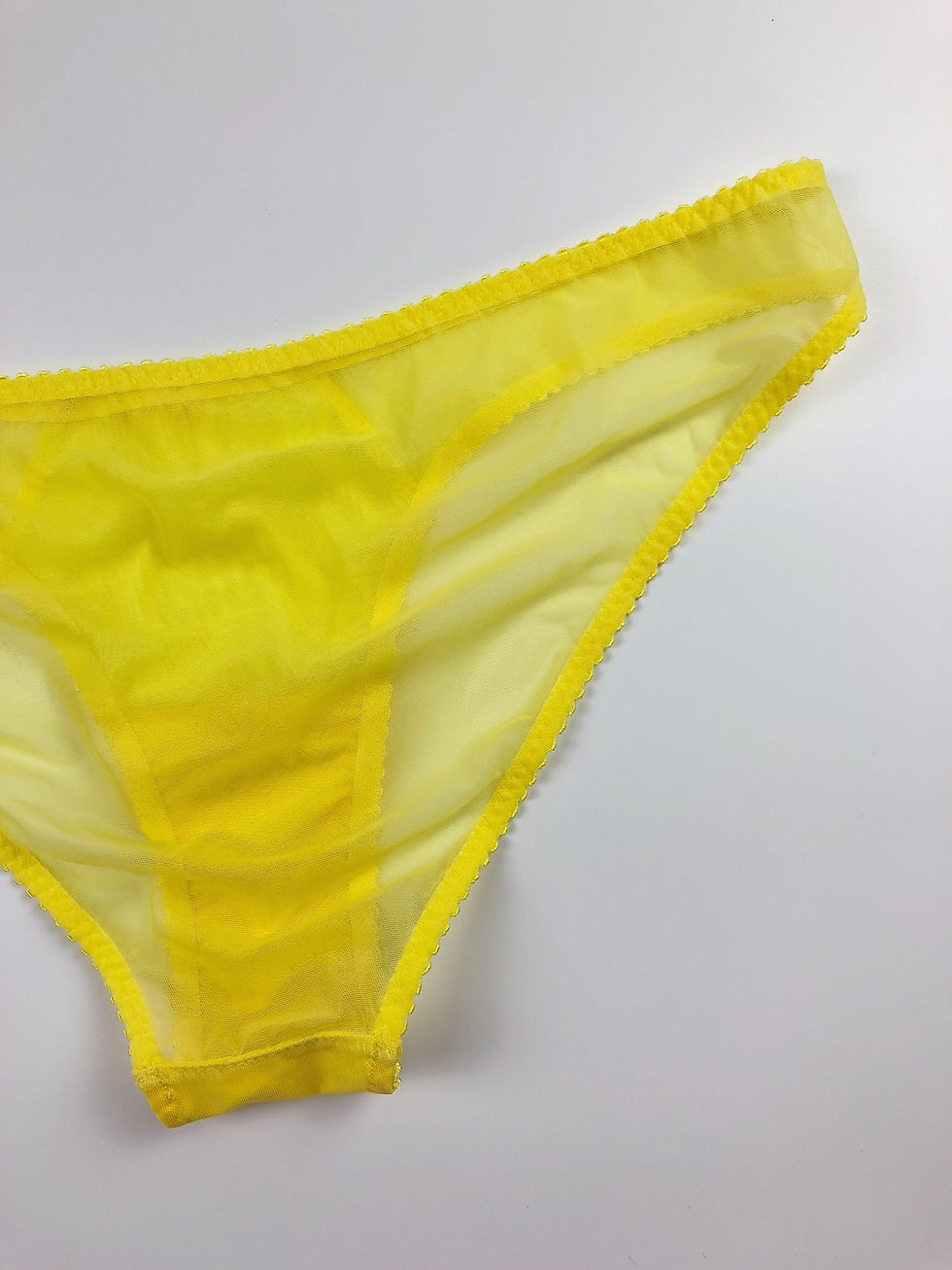 Thumbnail: Basic yellow brief