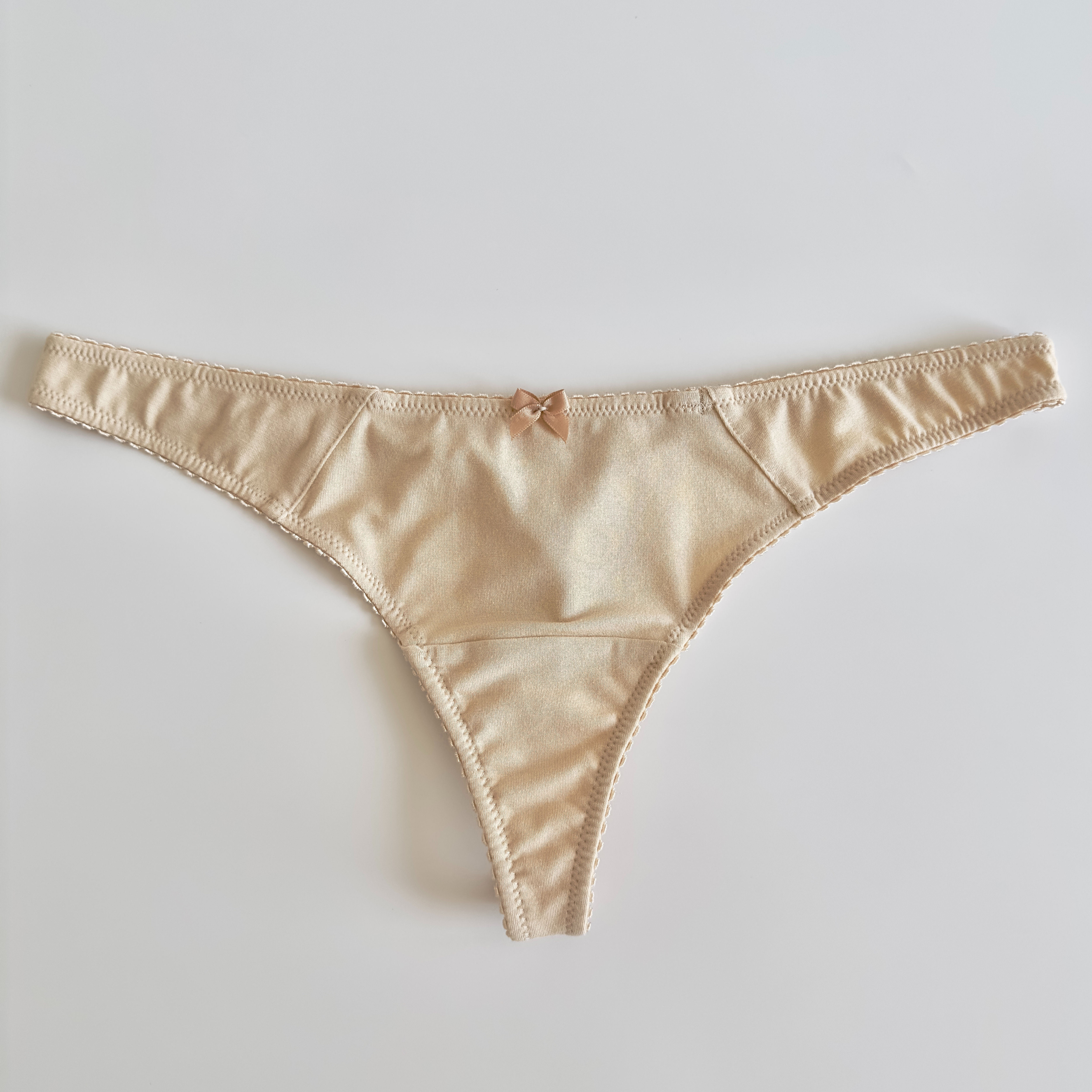 Basic стрінги з модалу Бежеві