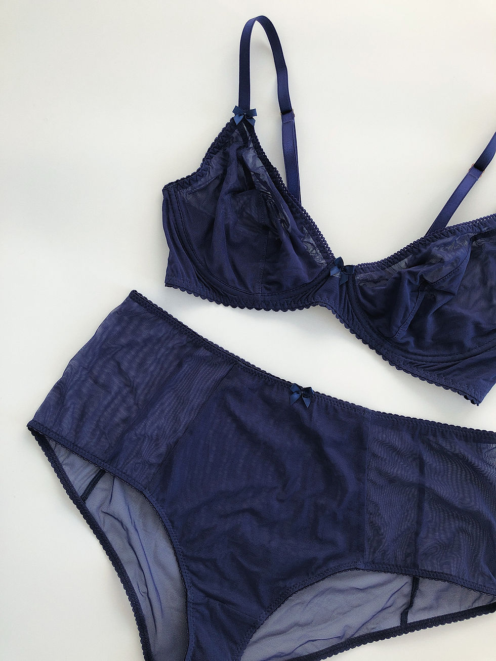 Thumbnail: Basic navy blue high-waisted knickers