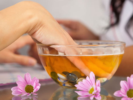7 Amazing Benefits Of Hot Oil Manicure