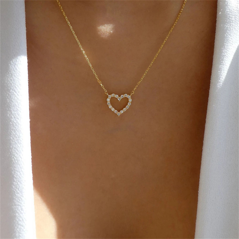 Kpop Crystal Hollow Love Pendant Necklace Romantic Zircon Simple Necklace For Wo