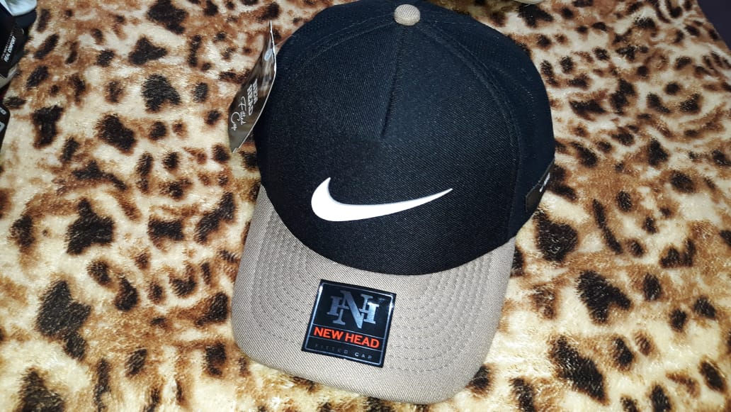 Boné Importado Cod. 007