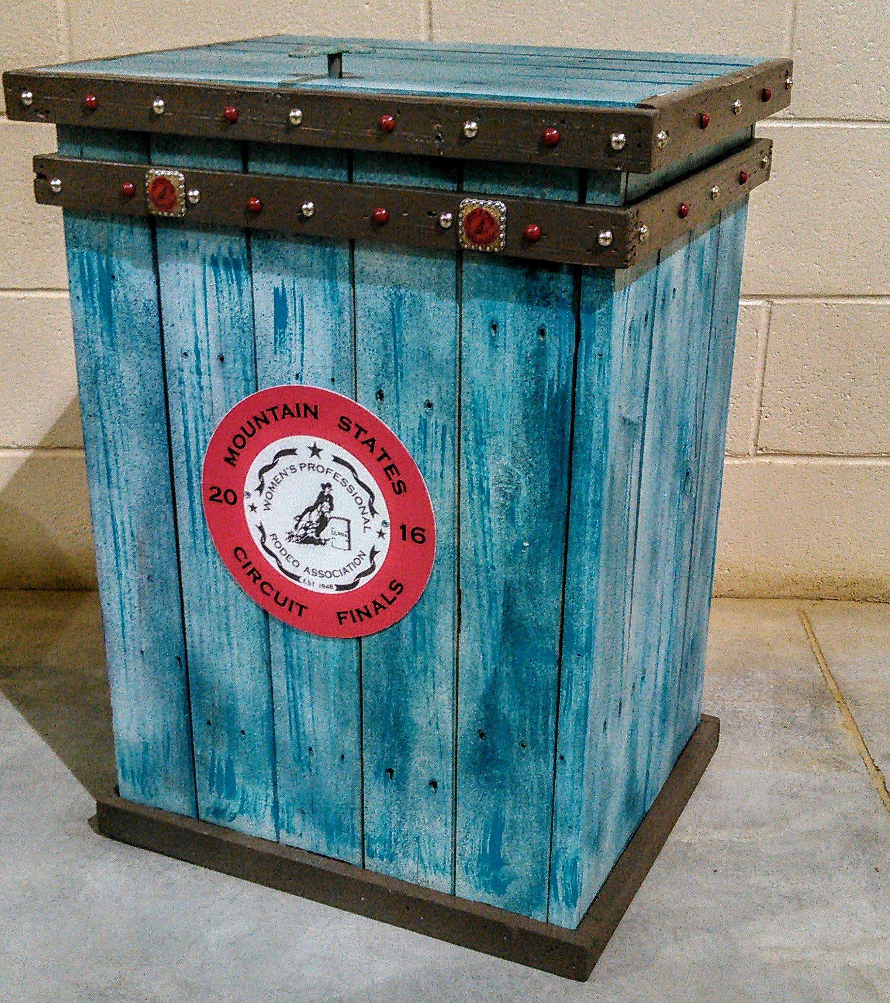 Turquoise with dark grey trim