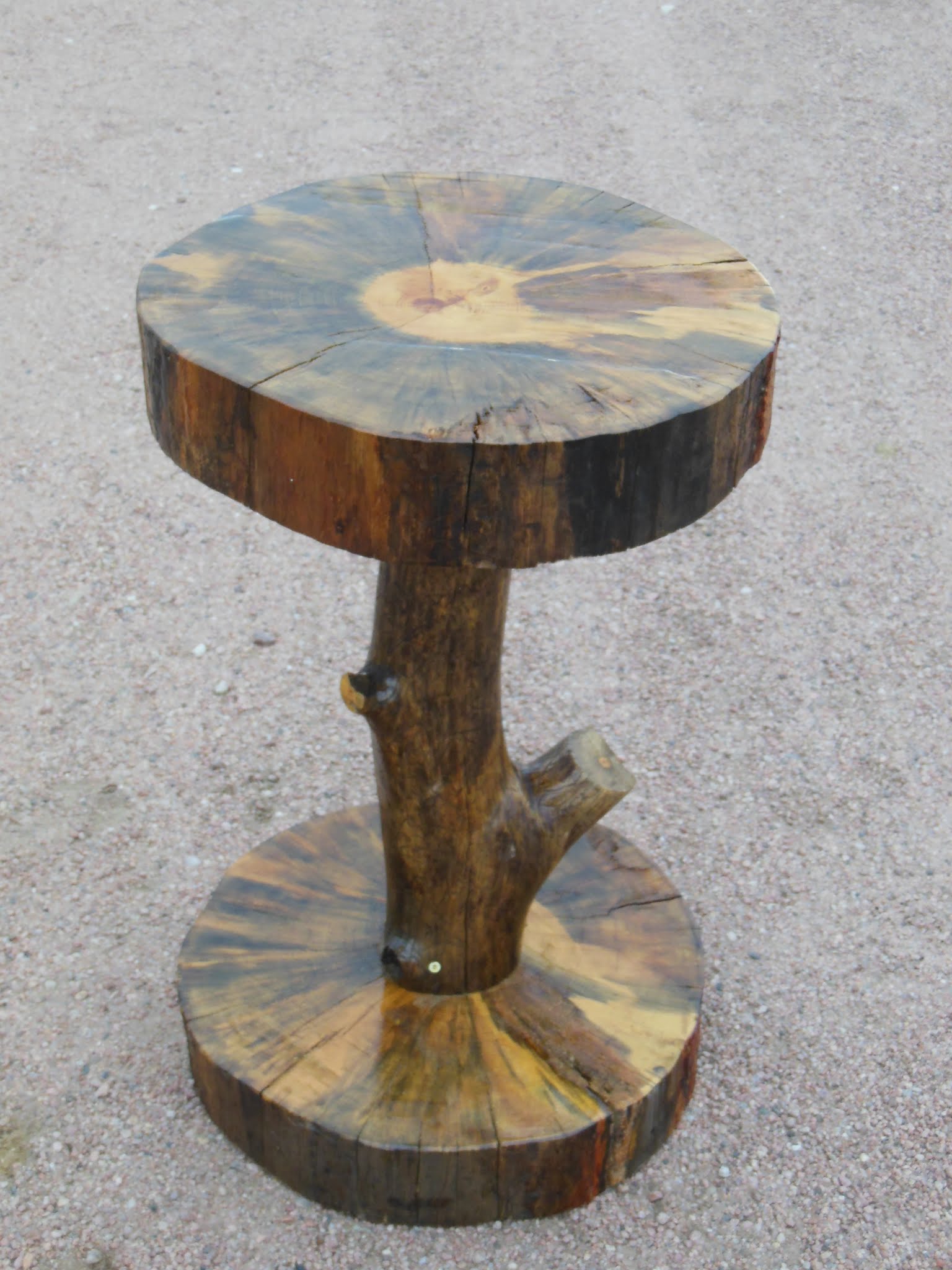 Single Pine Log Leg End Table