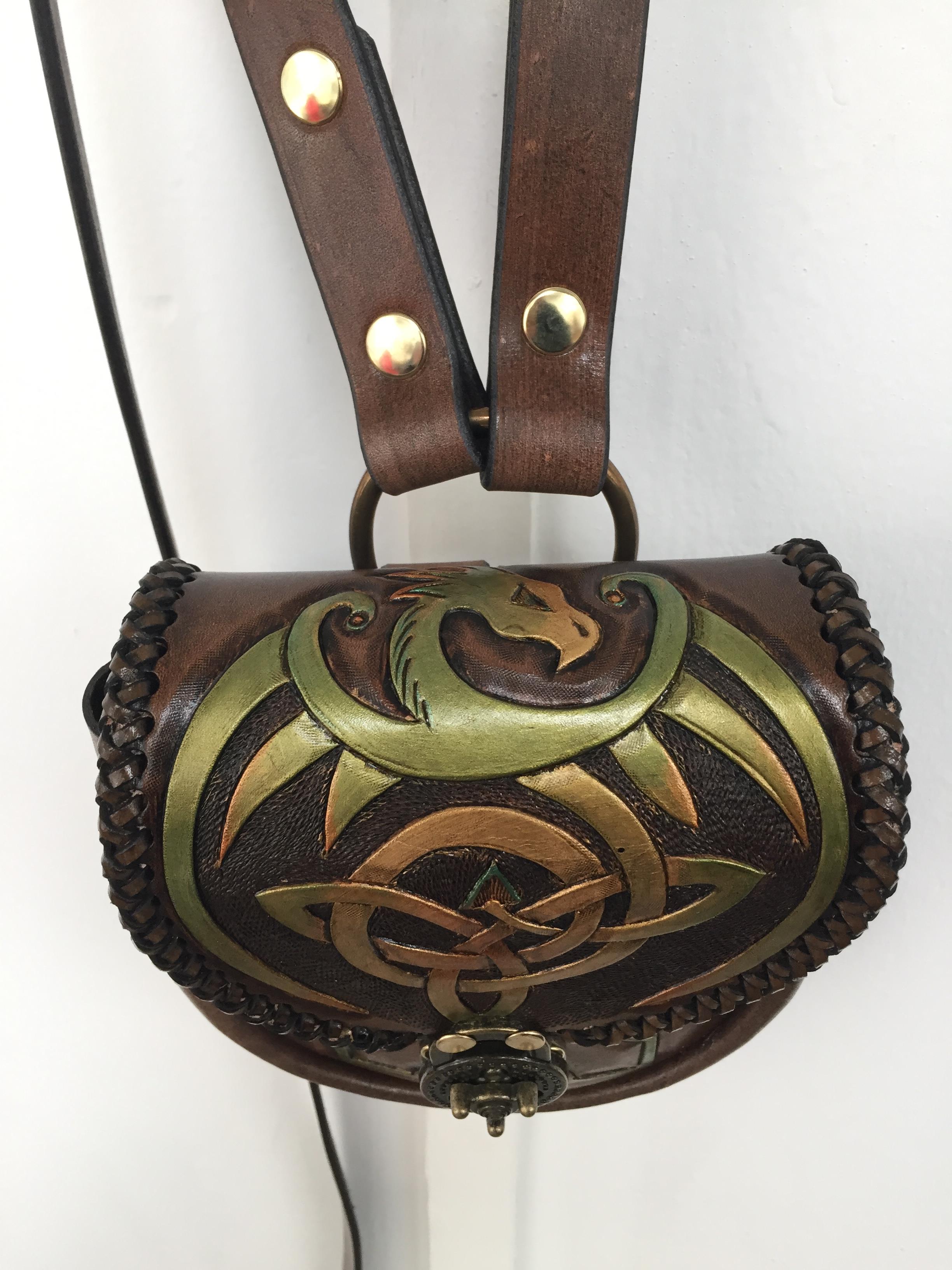 pouch carved strapdragon aengus green