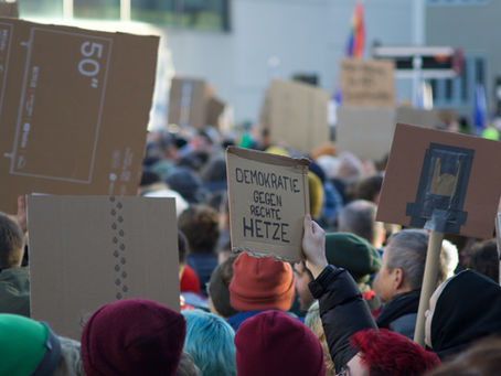 Populismus als System-Hack: Wie einfache Narrative Nürnbergs politische Kultur bedrohen